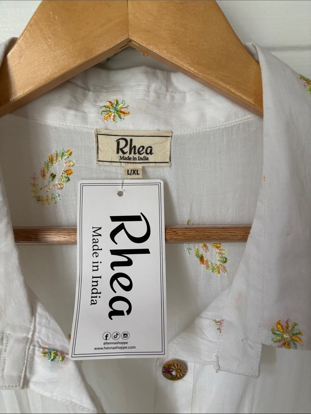 RHEA TIERED MAXI SHIRT DRESS WITH EMBROIDERED FLORALS - Picture 7 of 9
